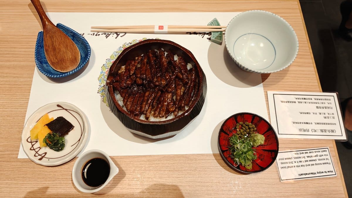 Hitsumabushi set with condiments