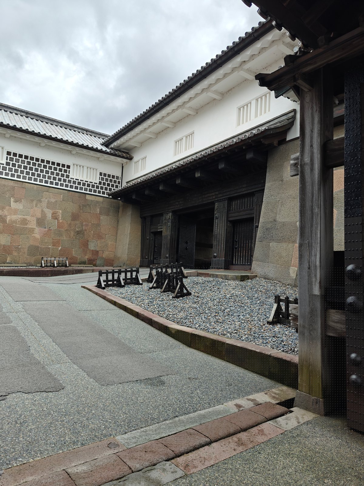 Inside Ishikawa-mon masugata courtyard