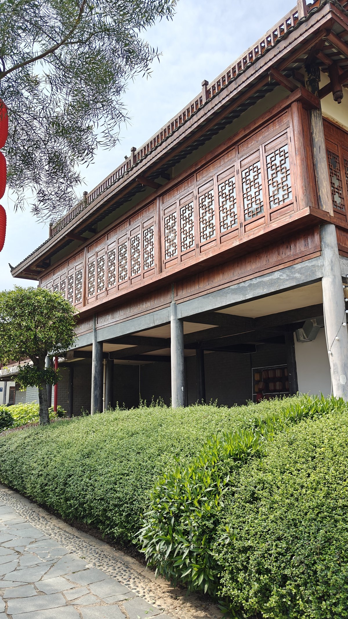 Lattice window building red lantern