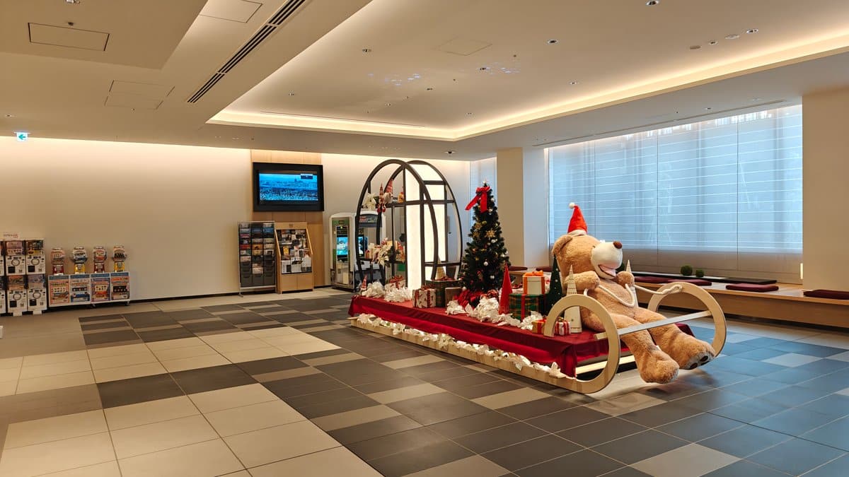 Lobby Christmas sleigh wide view