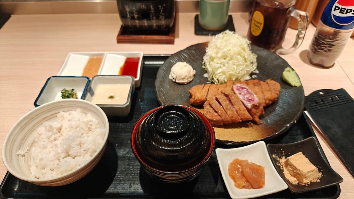 Motomura gyukatsu set meal overhead