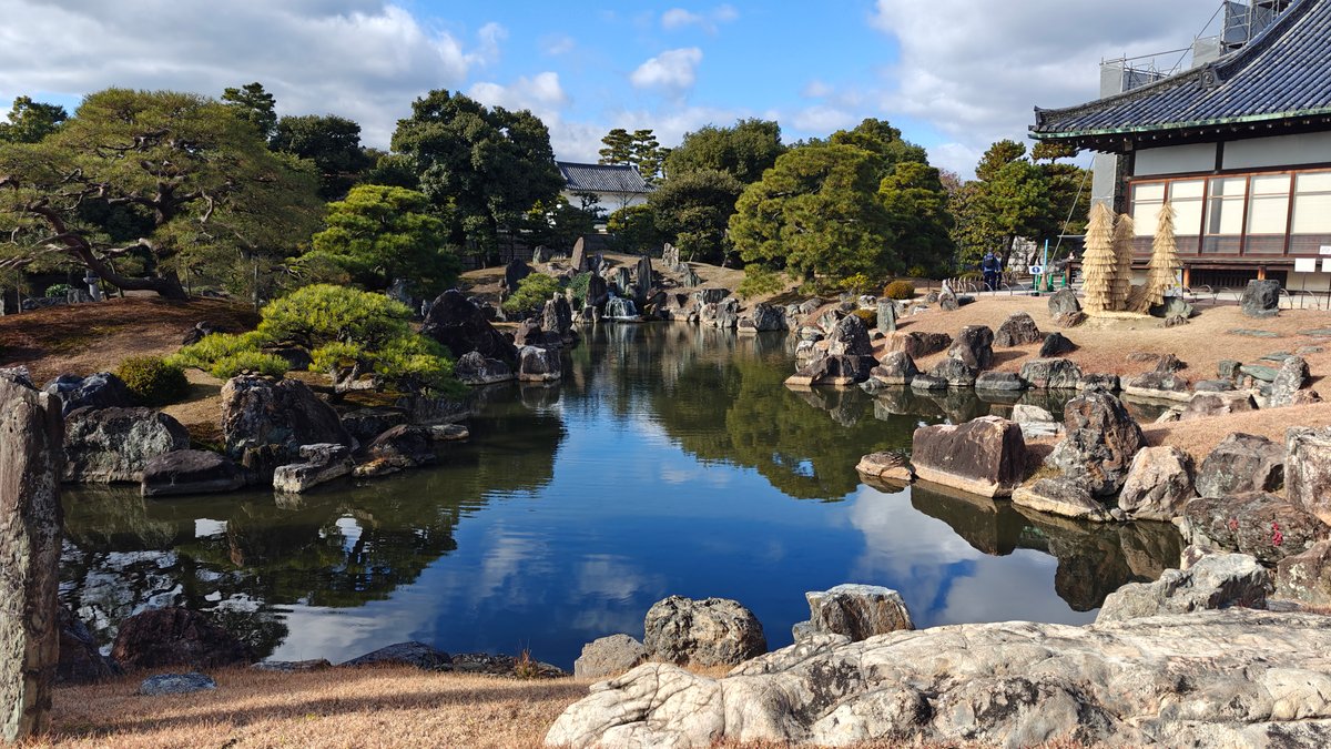 Ninomaru garden pond in winter light