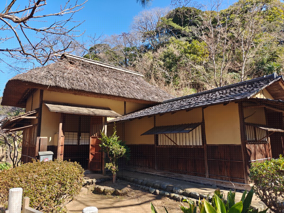 Rustic thatched Yokobue-an hut