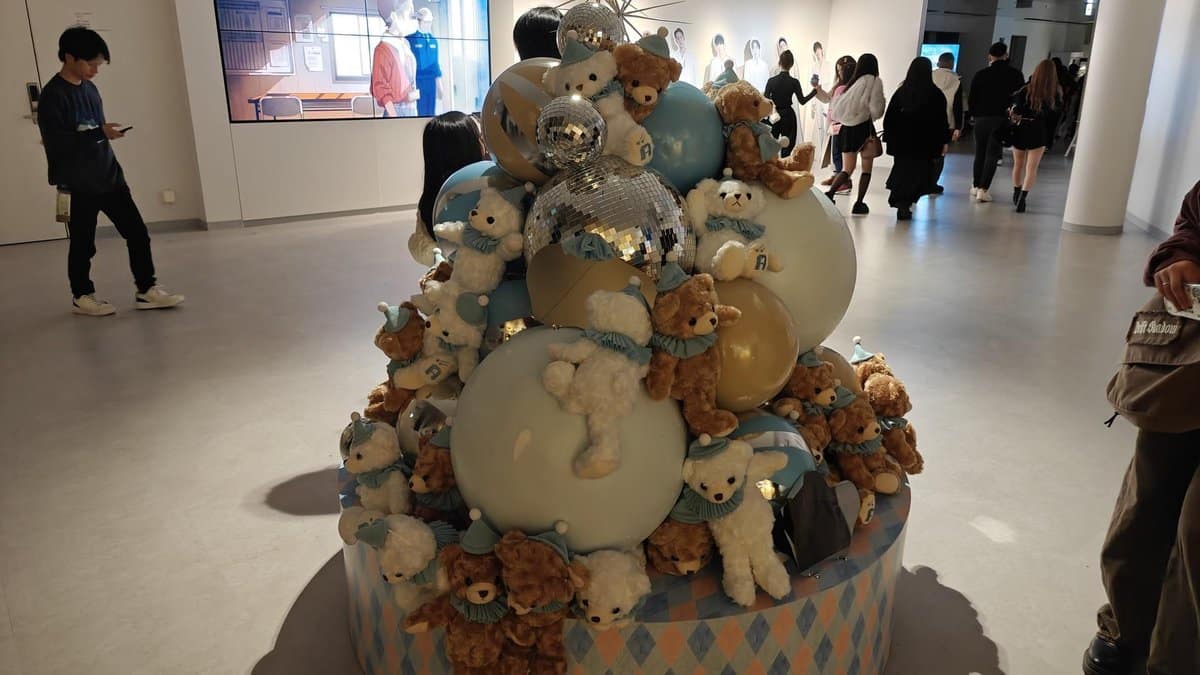 Teddy bear display in gallery
