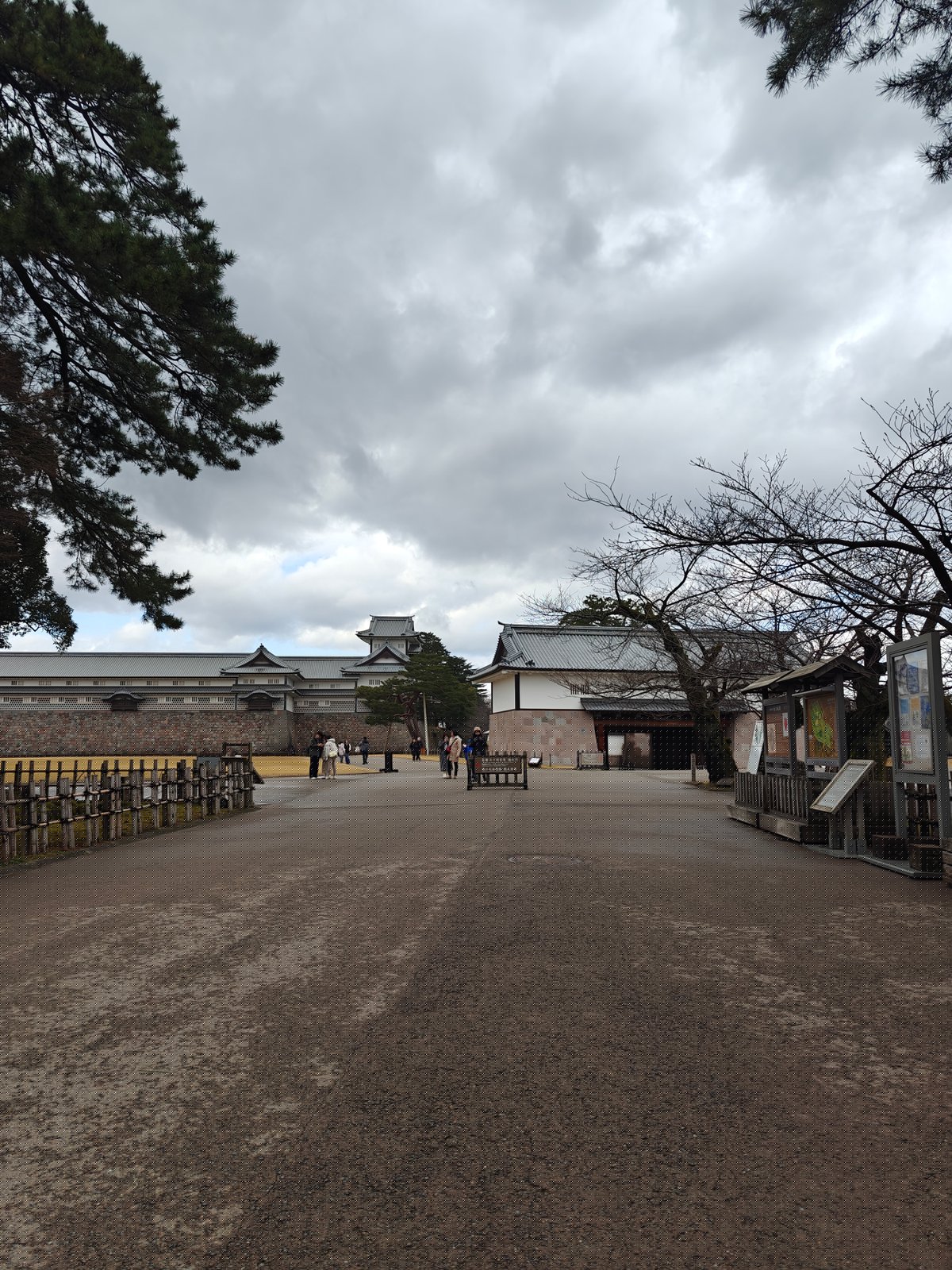 The broad gravel Sannomaru plaza looking back toward