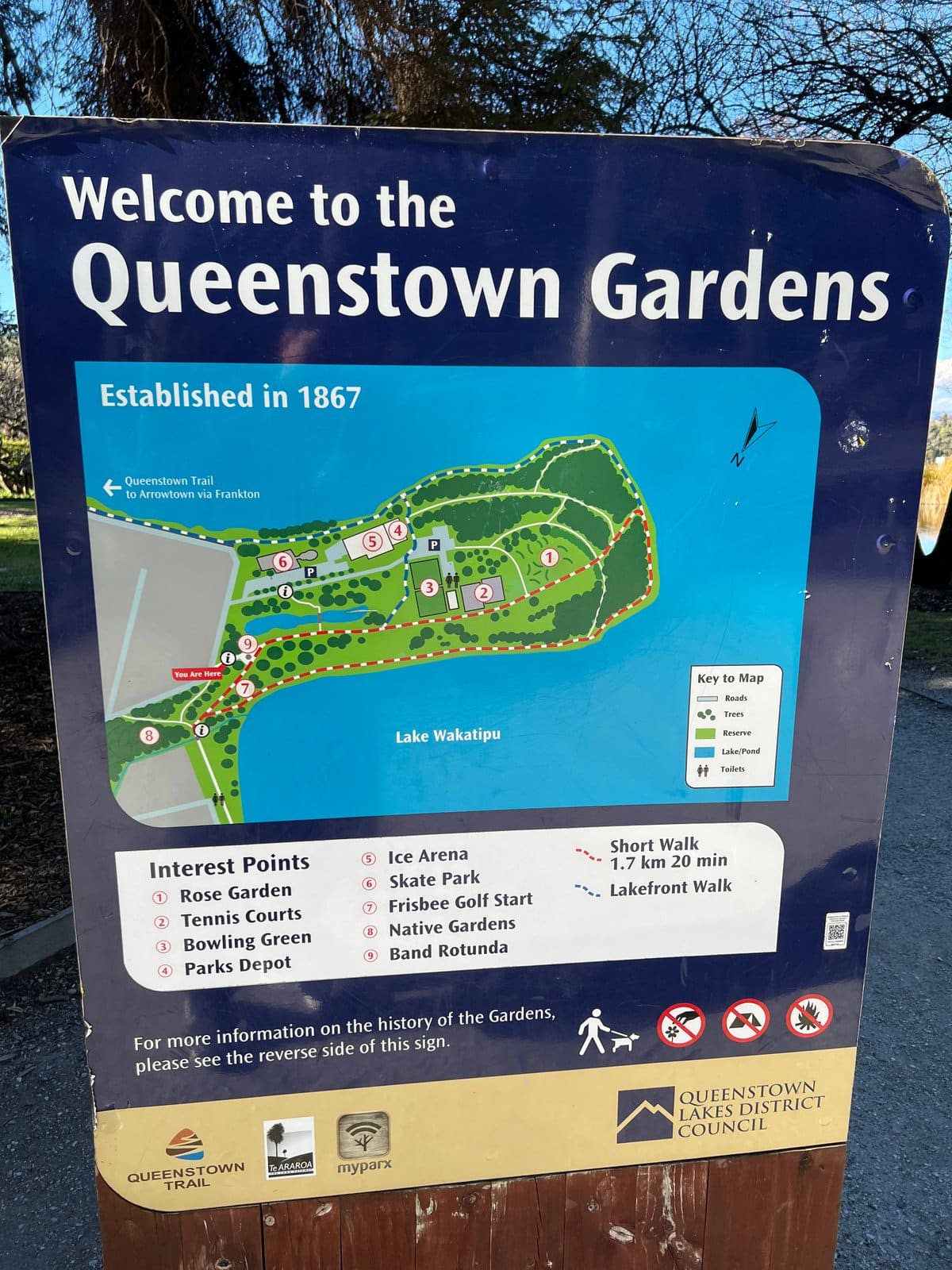 The 'Welcome to the Queenstown Gardens' orientation sign