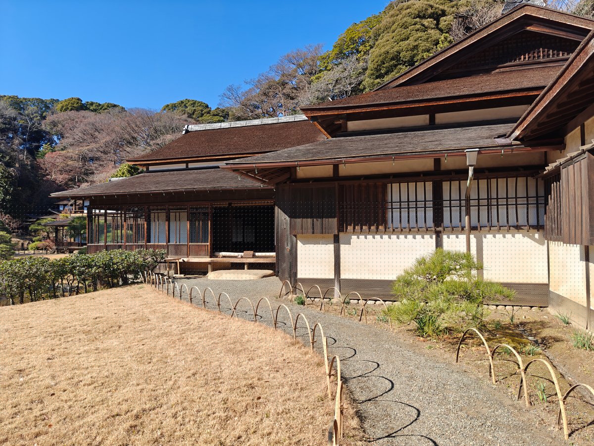 Villa stepped roofs and engawa