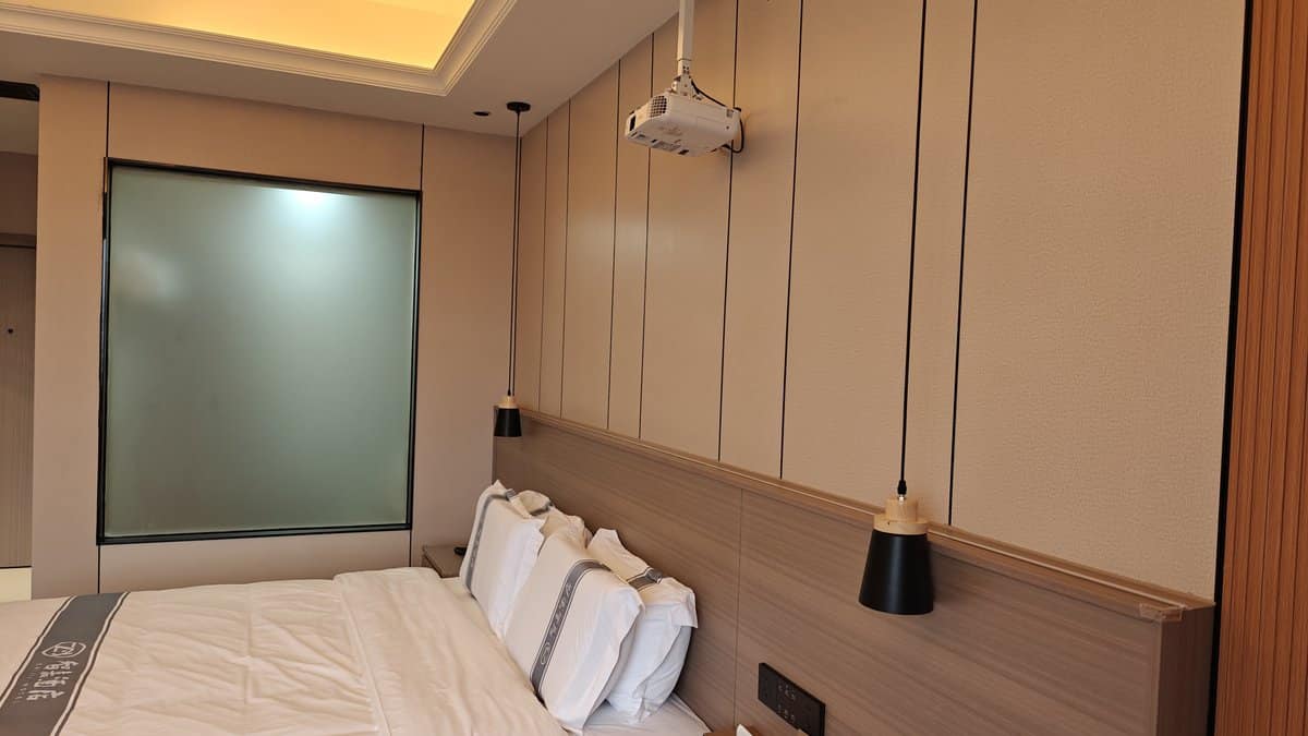 Wall design lighting accents