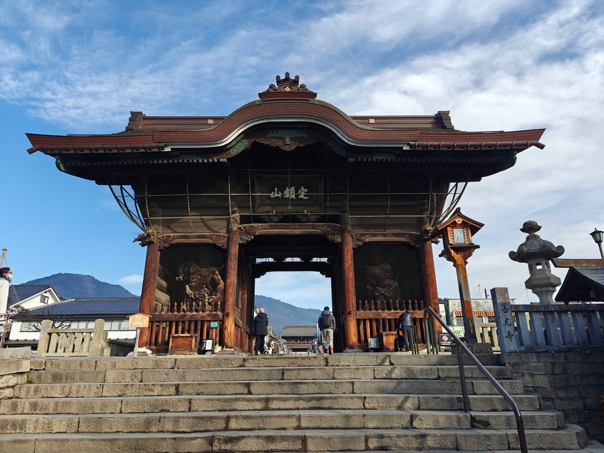 Zenkoji Niomon winter gate
