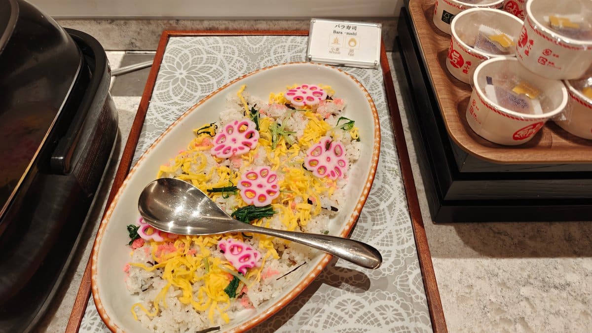 Bara-zushi flower lotus root