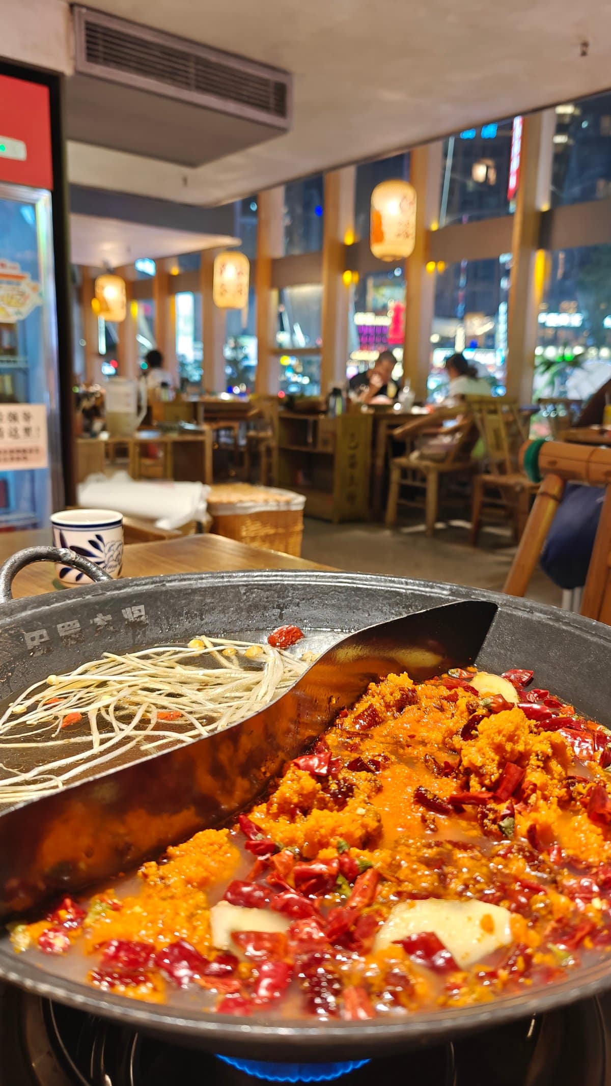 Bashu Dajiang divided hotpot