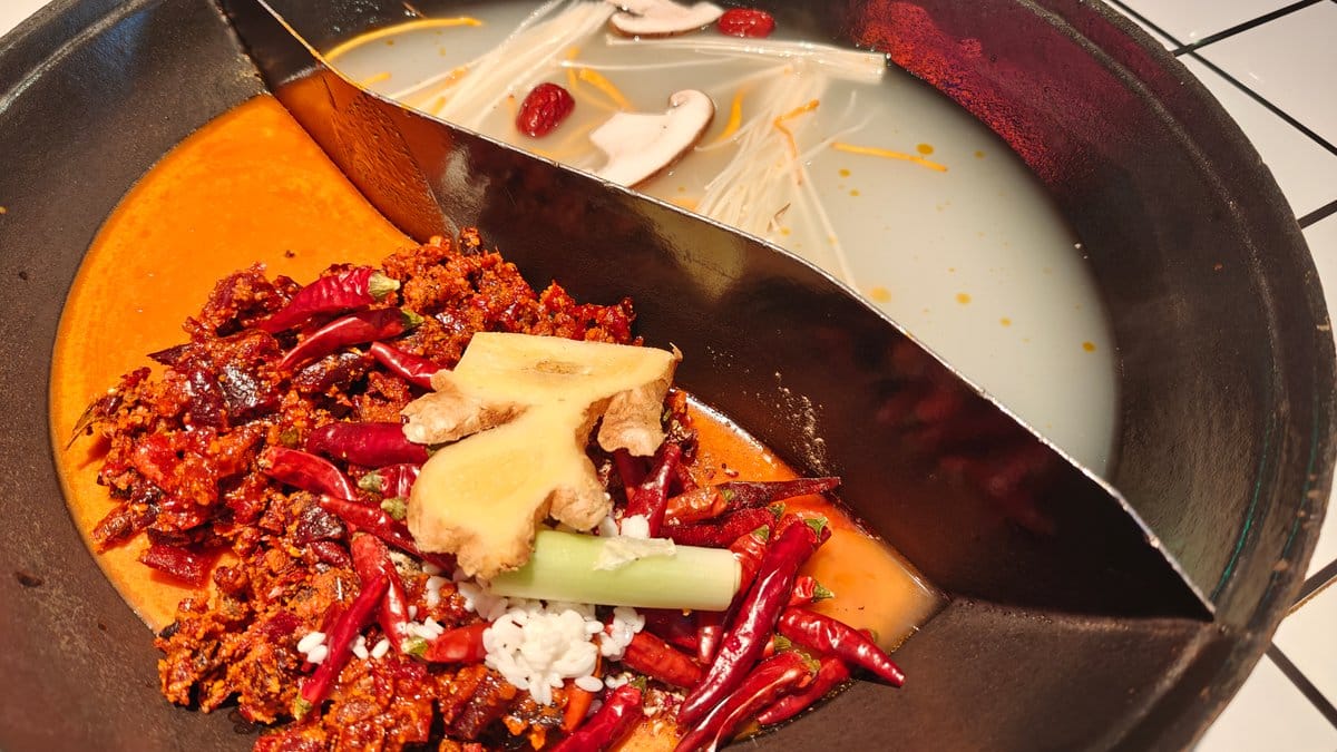 Divided mala and clear hotpot