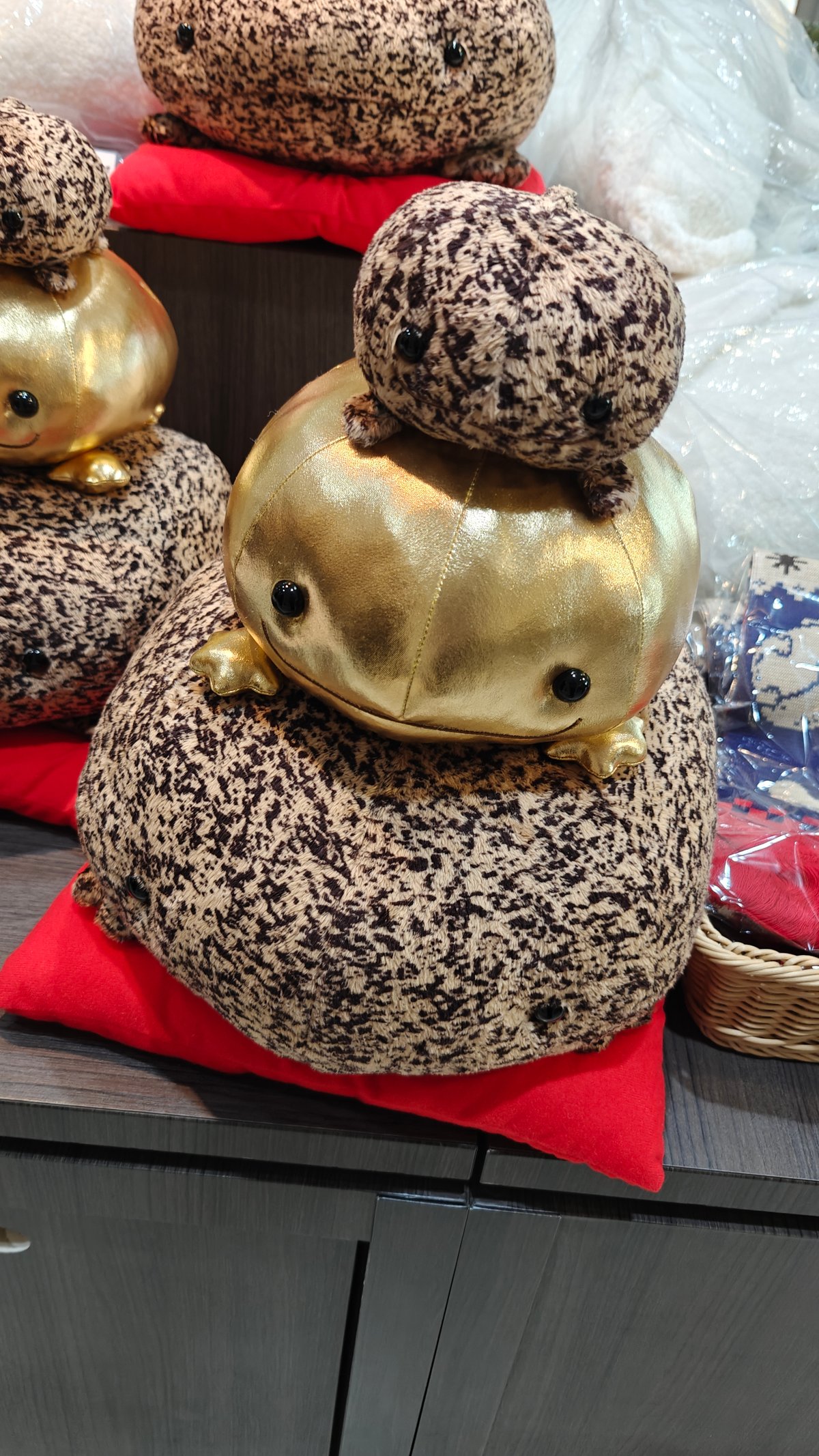 Golden salamander mascot statue