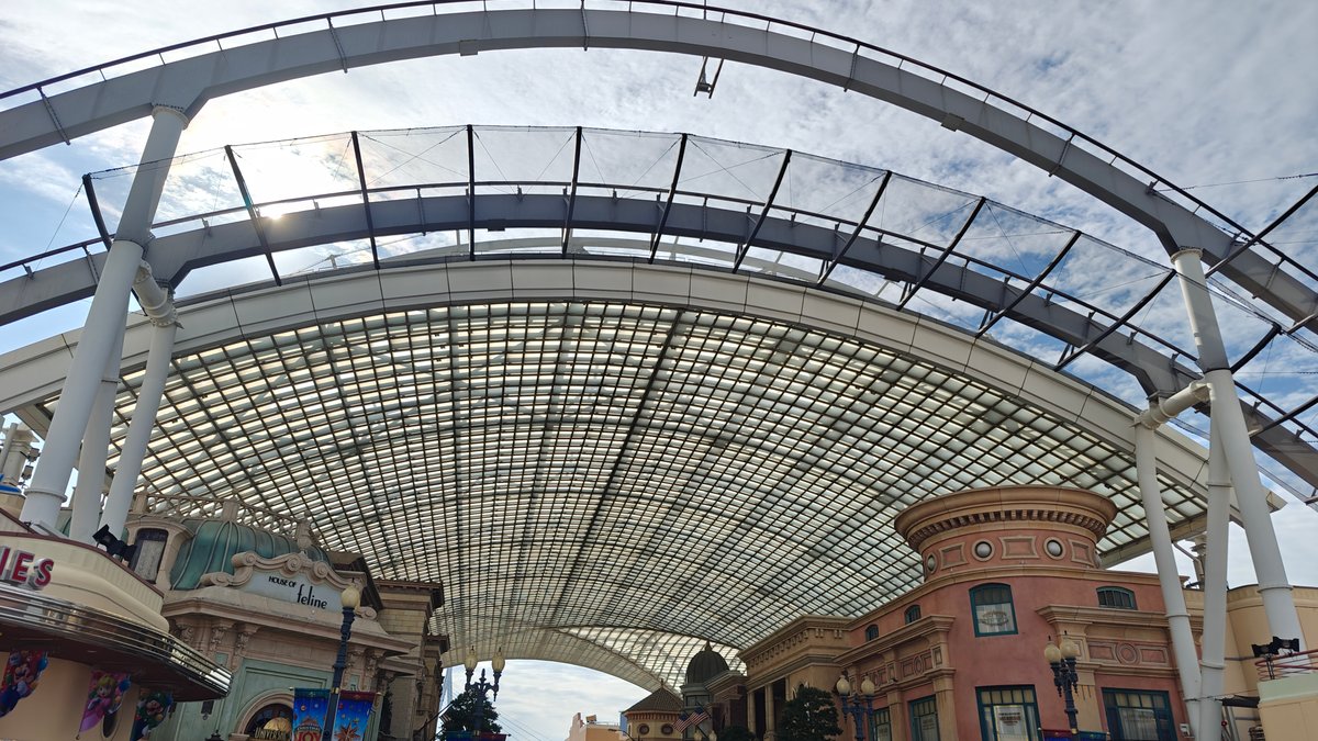 Hollywood boulevard glass canopy