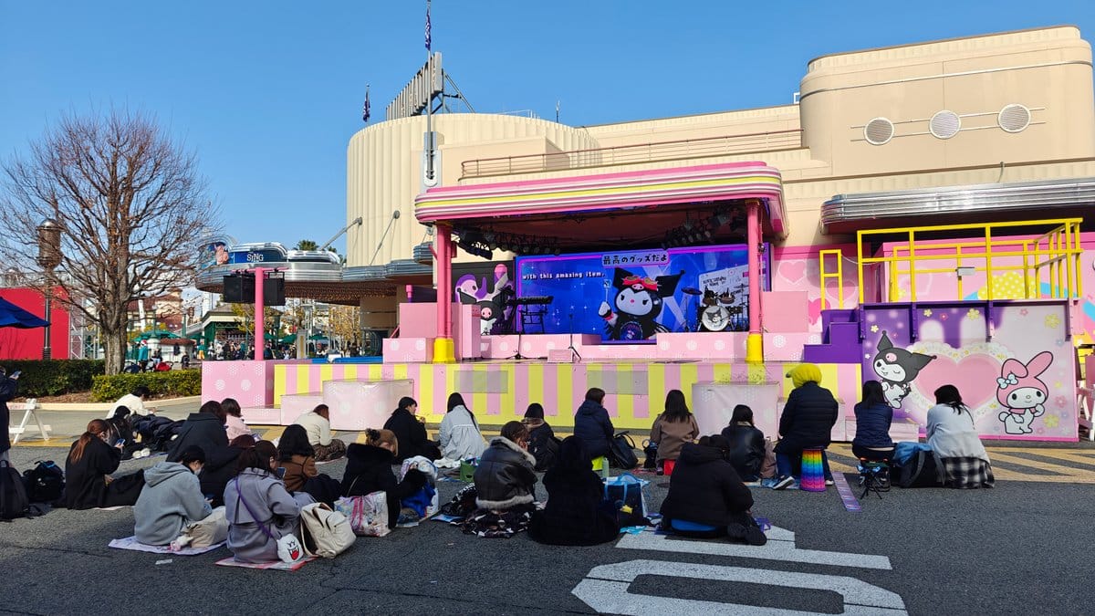 Hollywood Dream coaster overhead