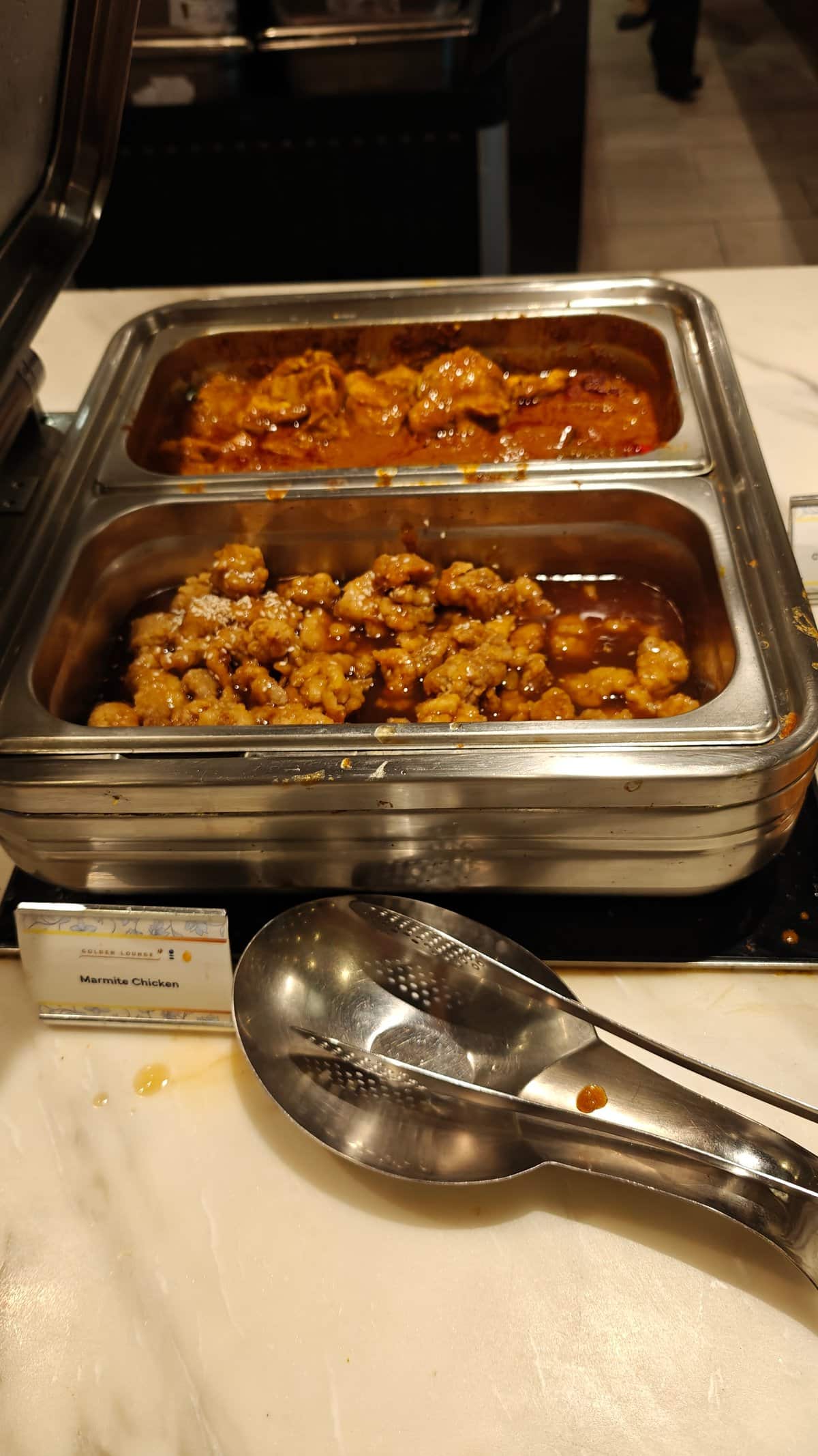 Marmite chicken hot buffet tray