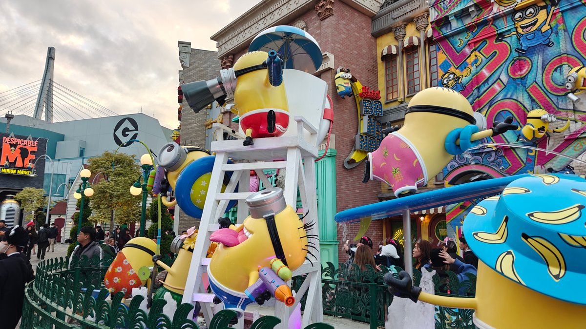 Minion Park giant statues