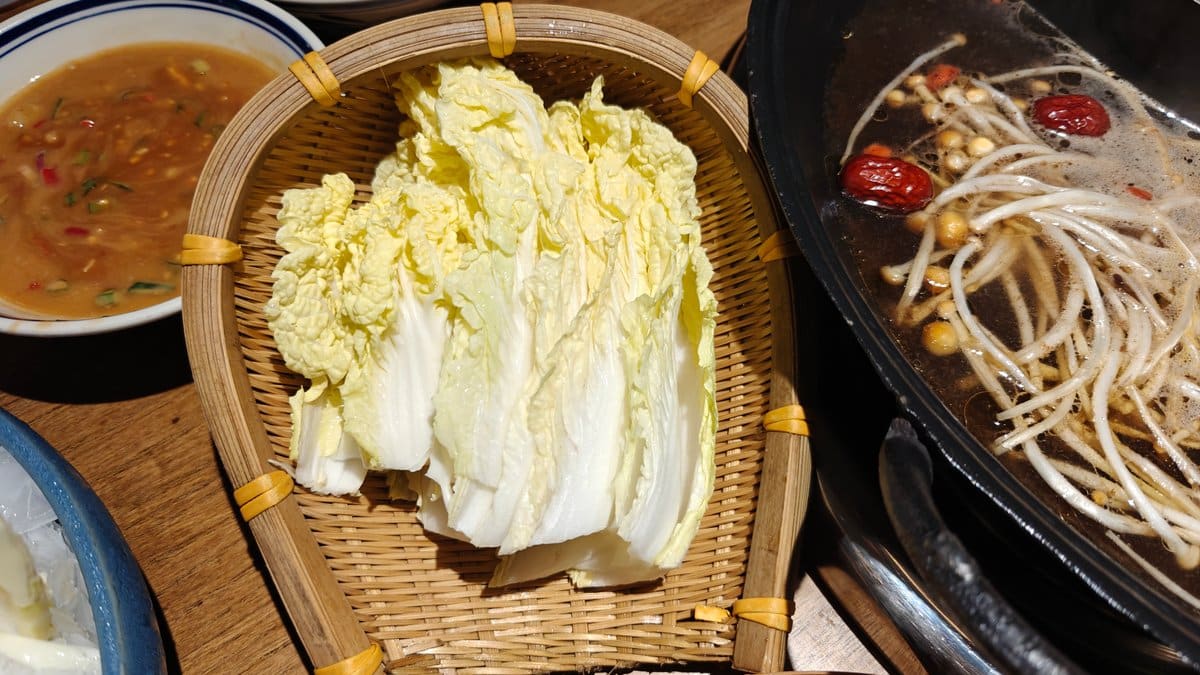 Napa cabbage basket
