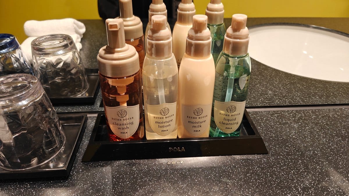 POLA premium bathroom amenities