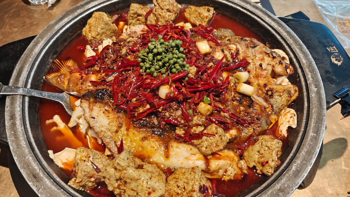 Sichuan boiled fish clay pot