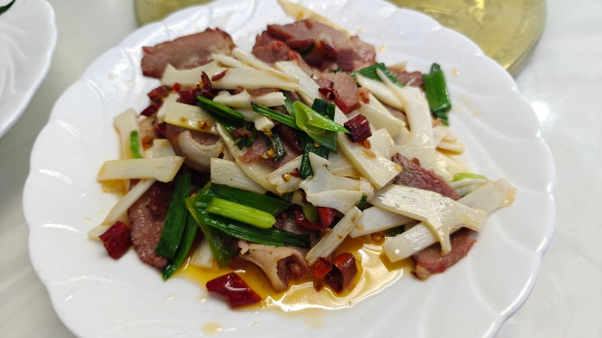 Stir-fried meat and vegetables