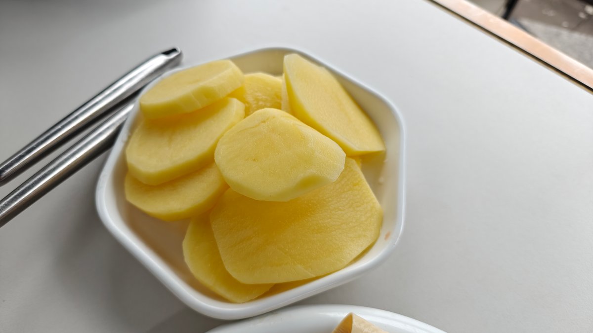 Thin potato slices bowl