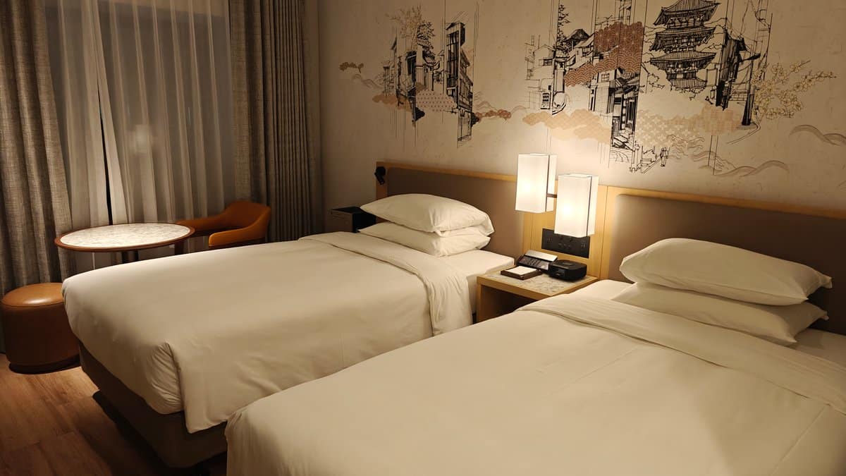 Twin-bed room overview