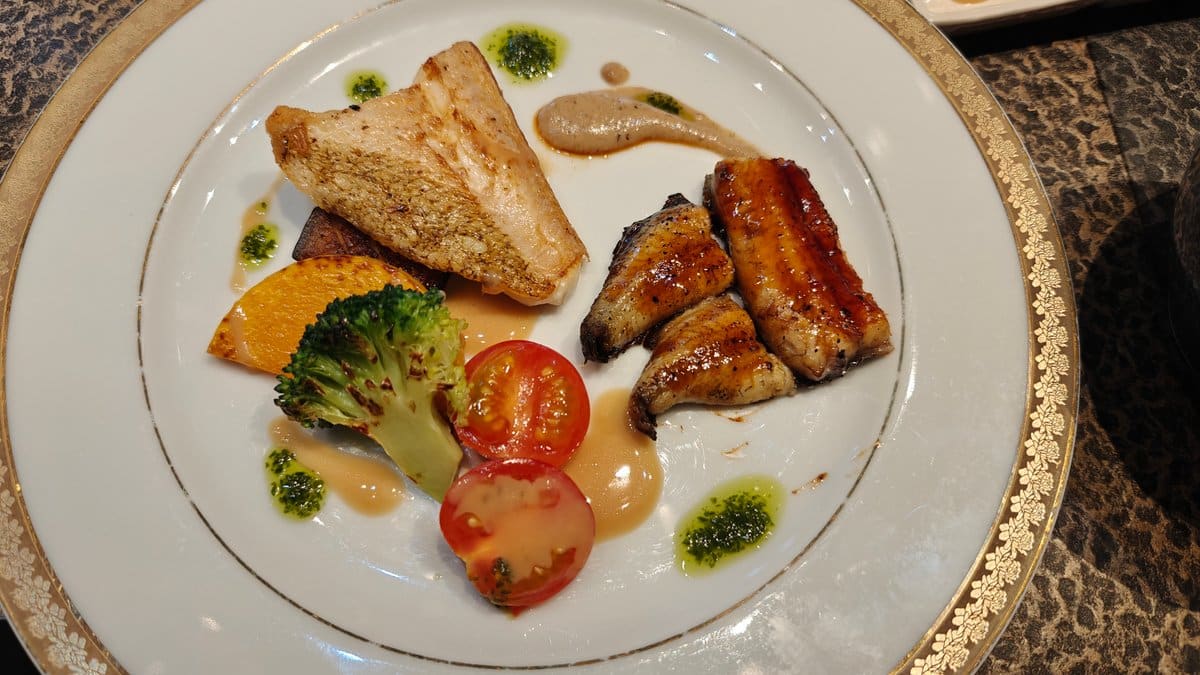 Wagyu plate with condiments