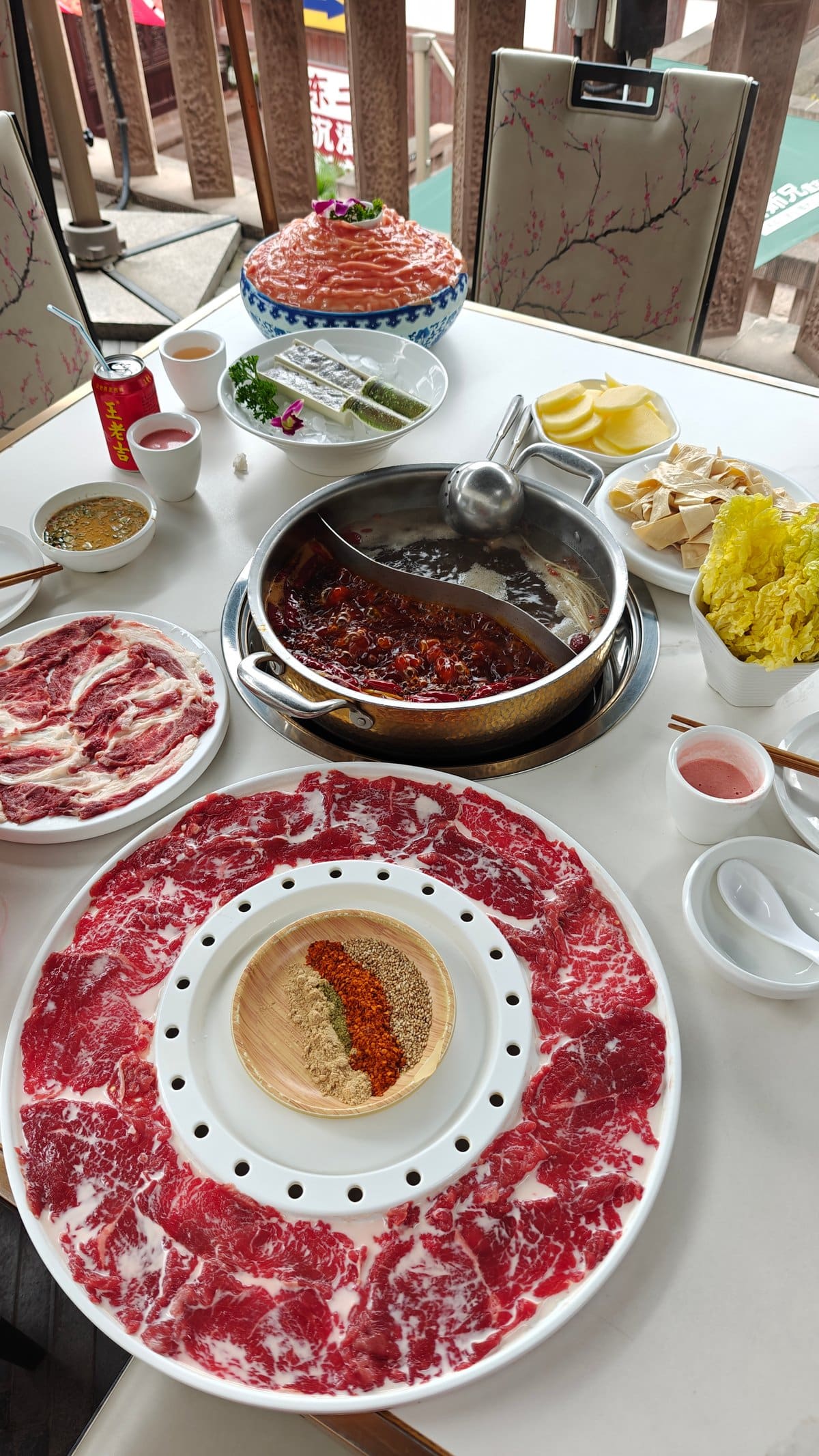 Zhoushixiong hotpot full spread