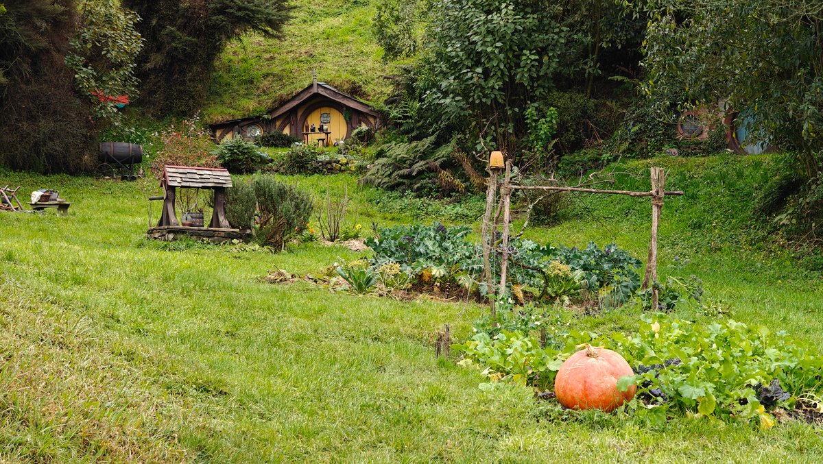 A hobbit hole above the vegetable garden with