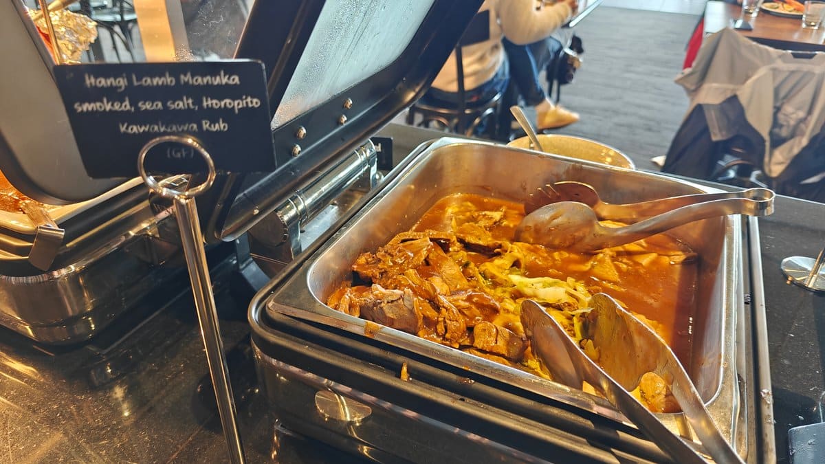 A tray of fries kept warm under the