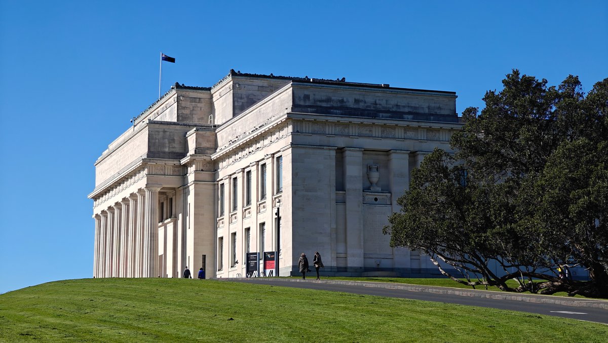 Auckland War Memorial Museum across the lawn