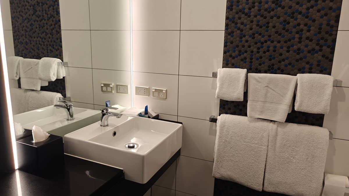 Bathroom vanity, basin and mirror