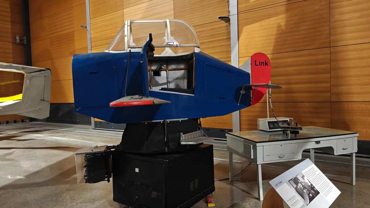 Blue Link Trainer flight simulator