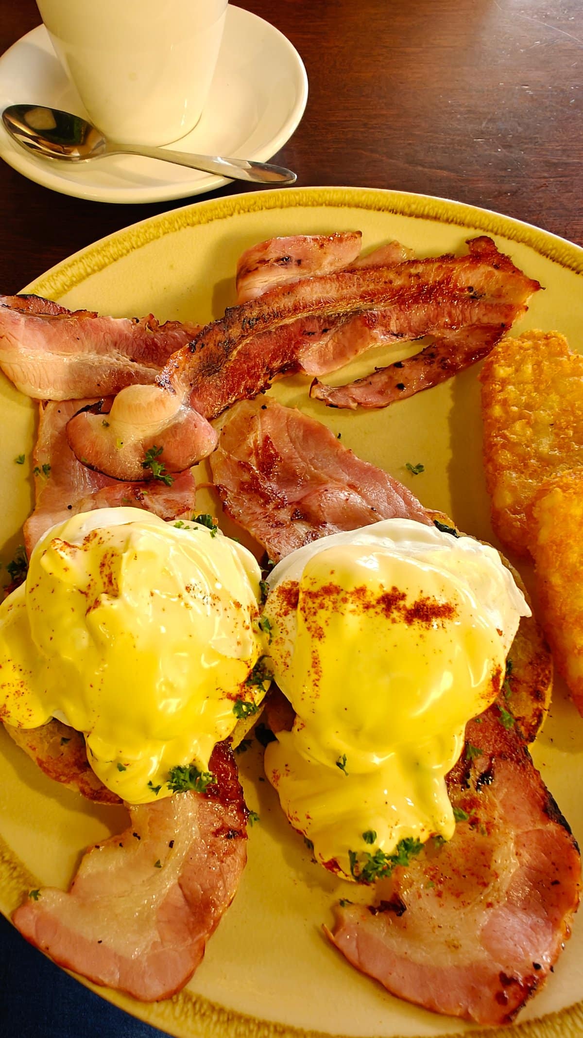 Breakfast plate with hollandaise sauce