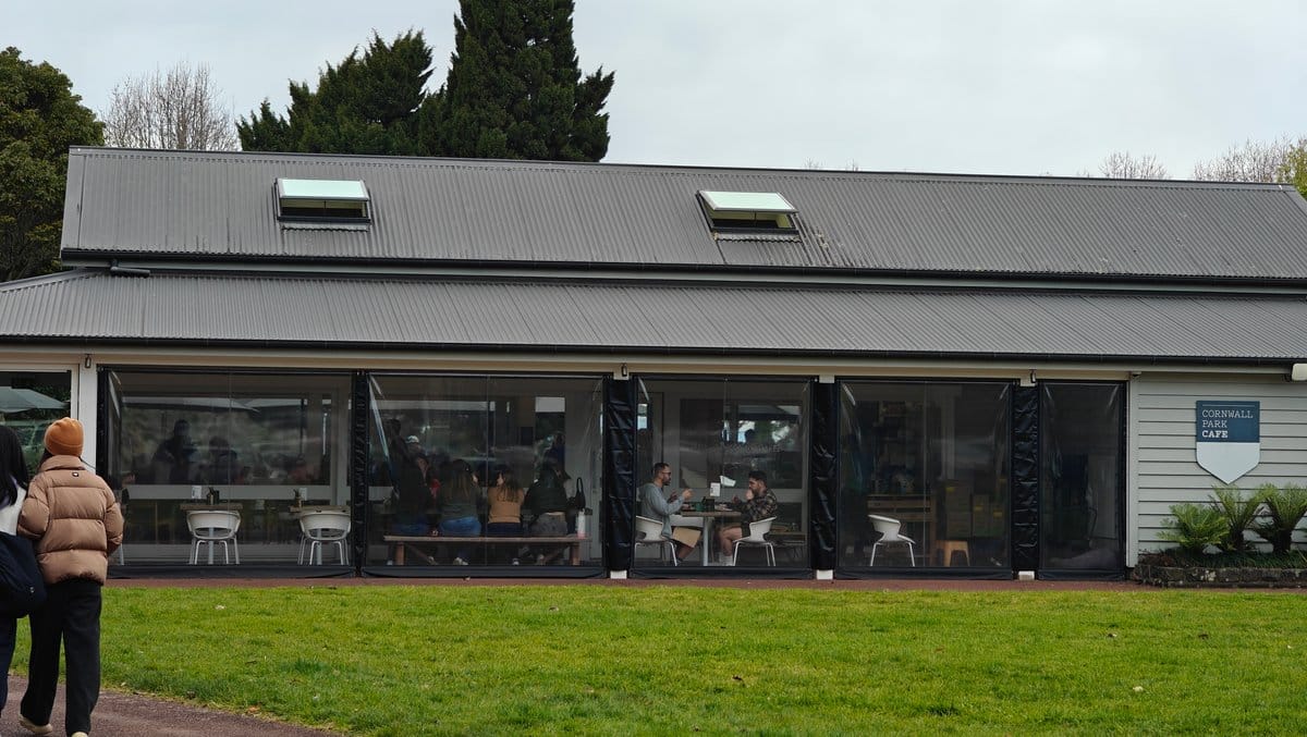 Cornwall Park Cafe from the park