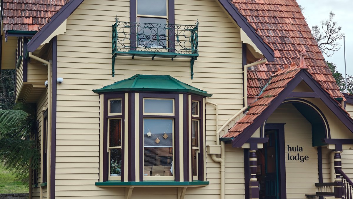 Heritage cottage with bargeboards