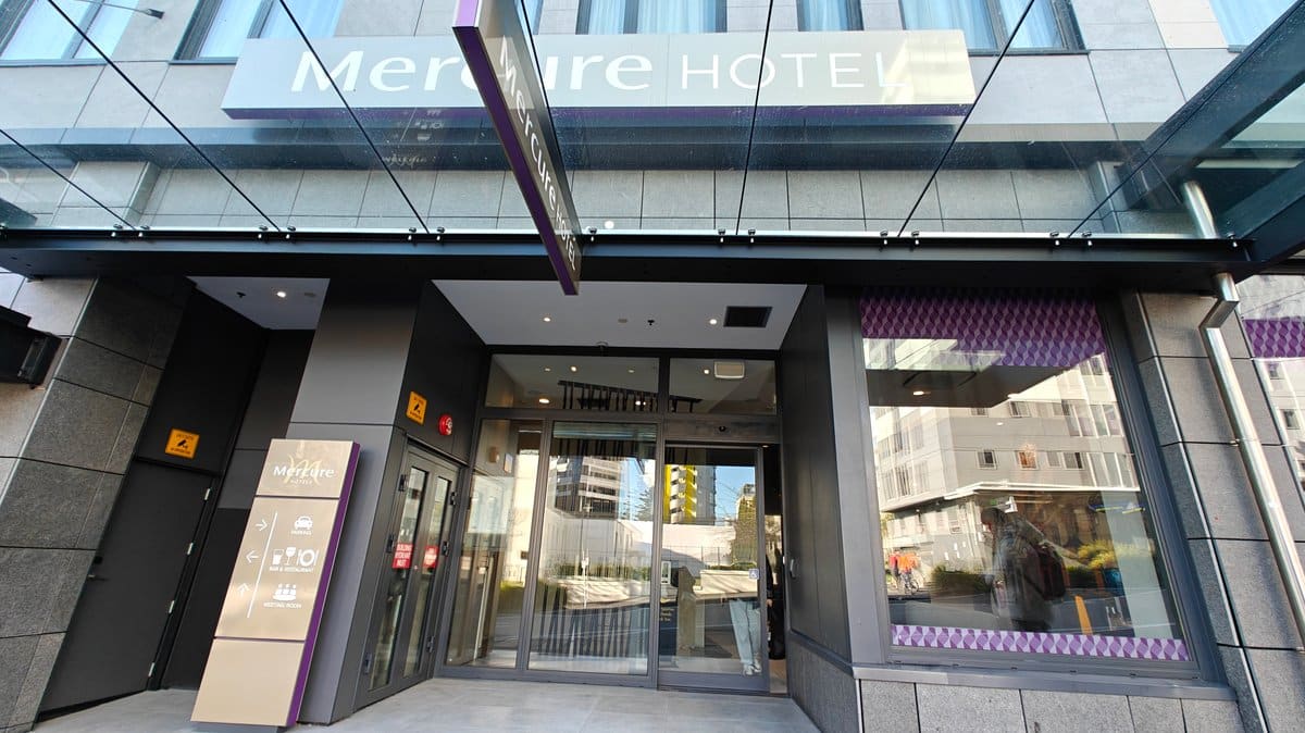 Mercure entrance on Queen Street