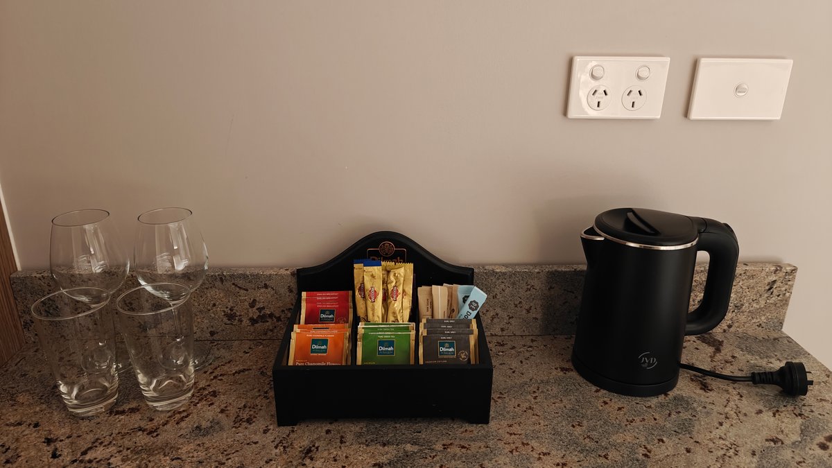 Minibar kettle and tea caddy