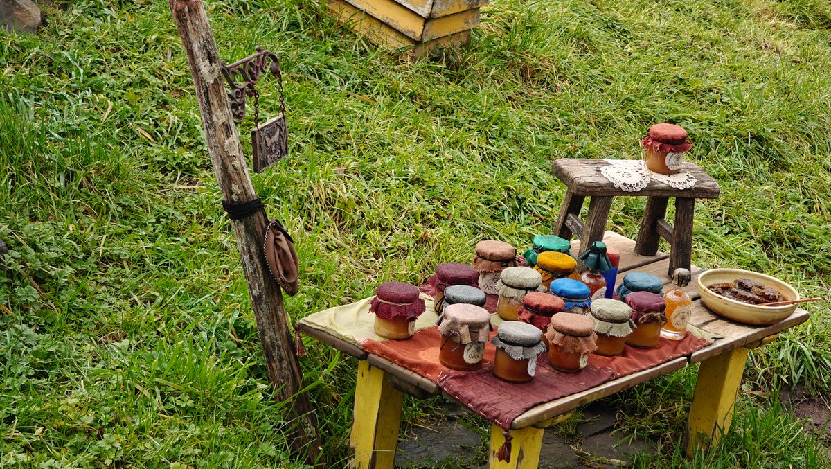 Potter's table of glazed pots