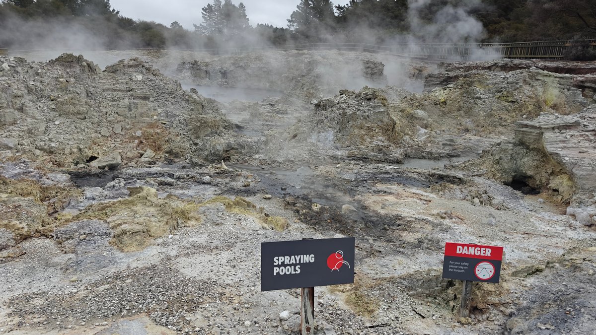 Spraying Pools and danger signs