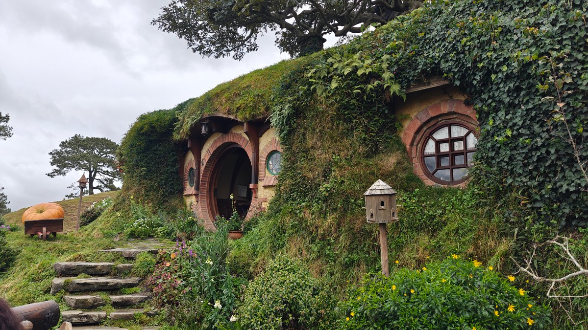 Stone steps and round windows