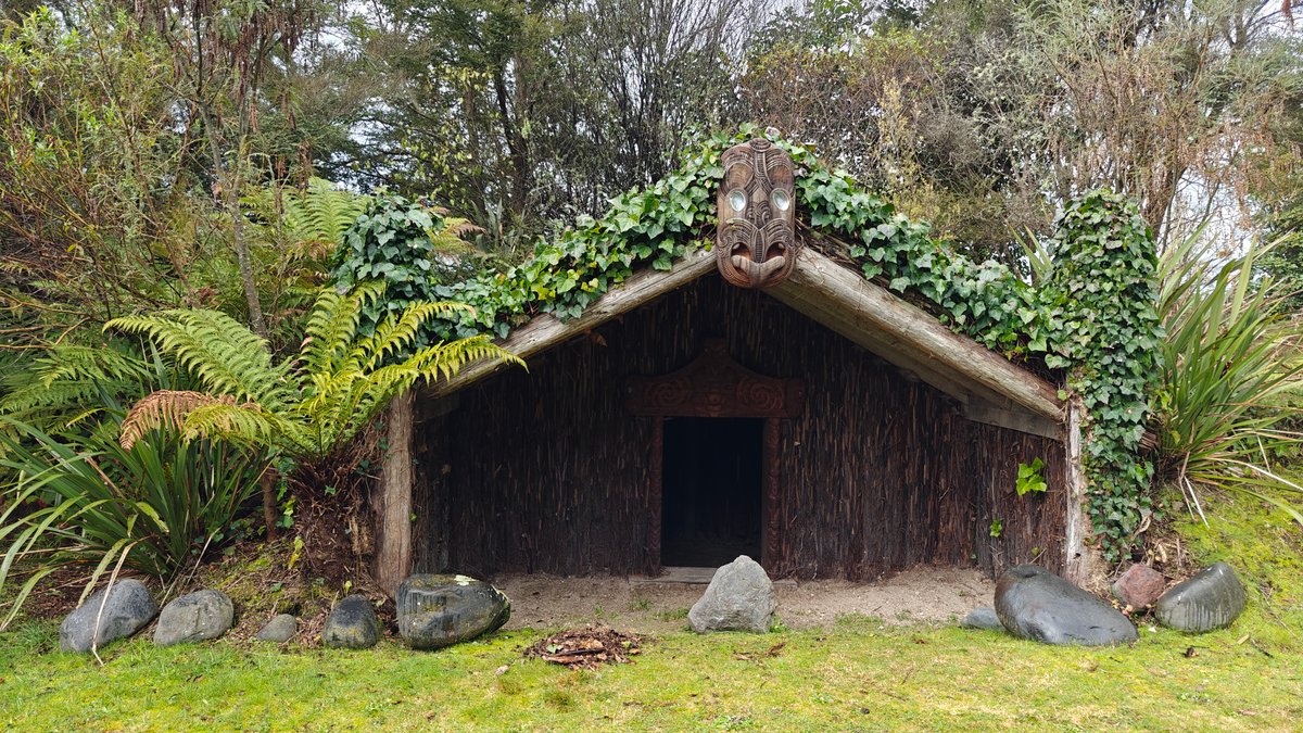Traditional carved Māori whare