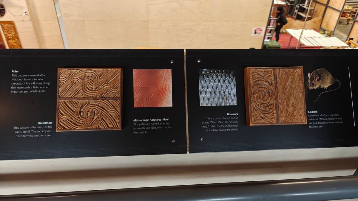 Traditional Māori carving patterns