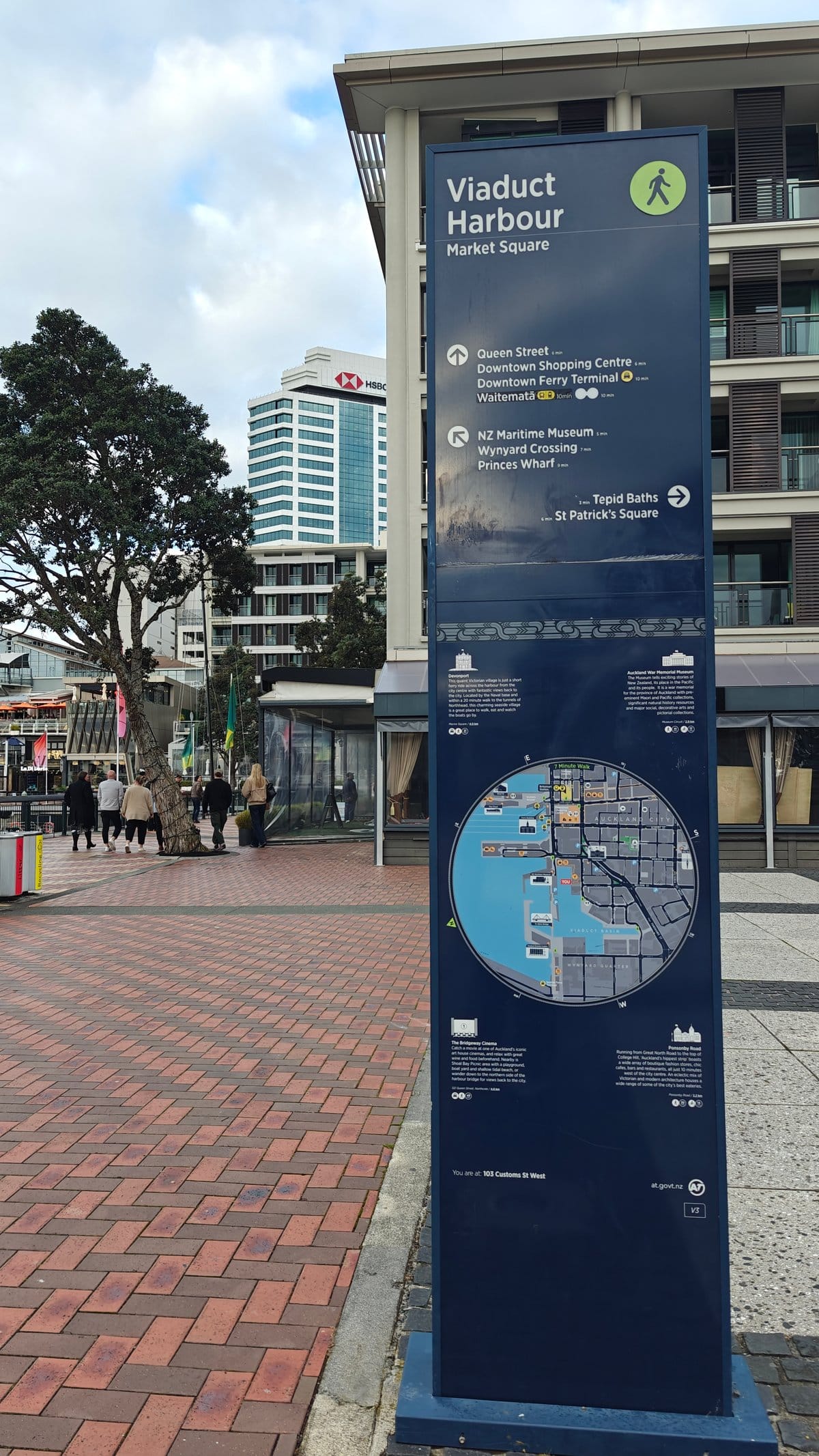 Viaduct Harbour Market Square wayfinding
